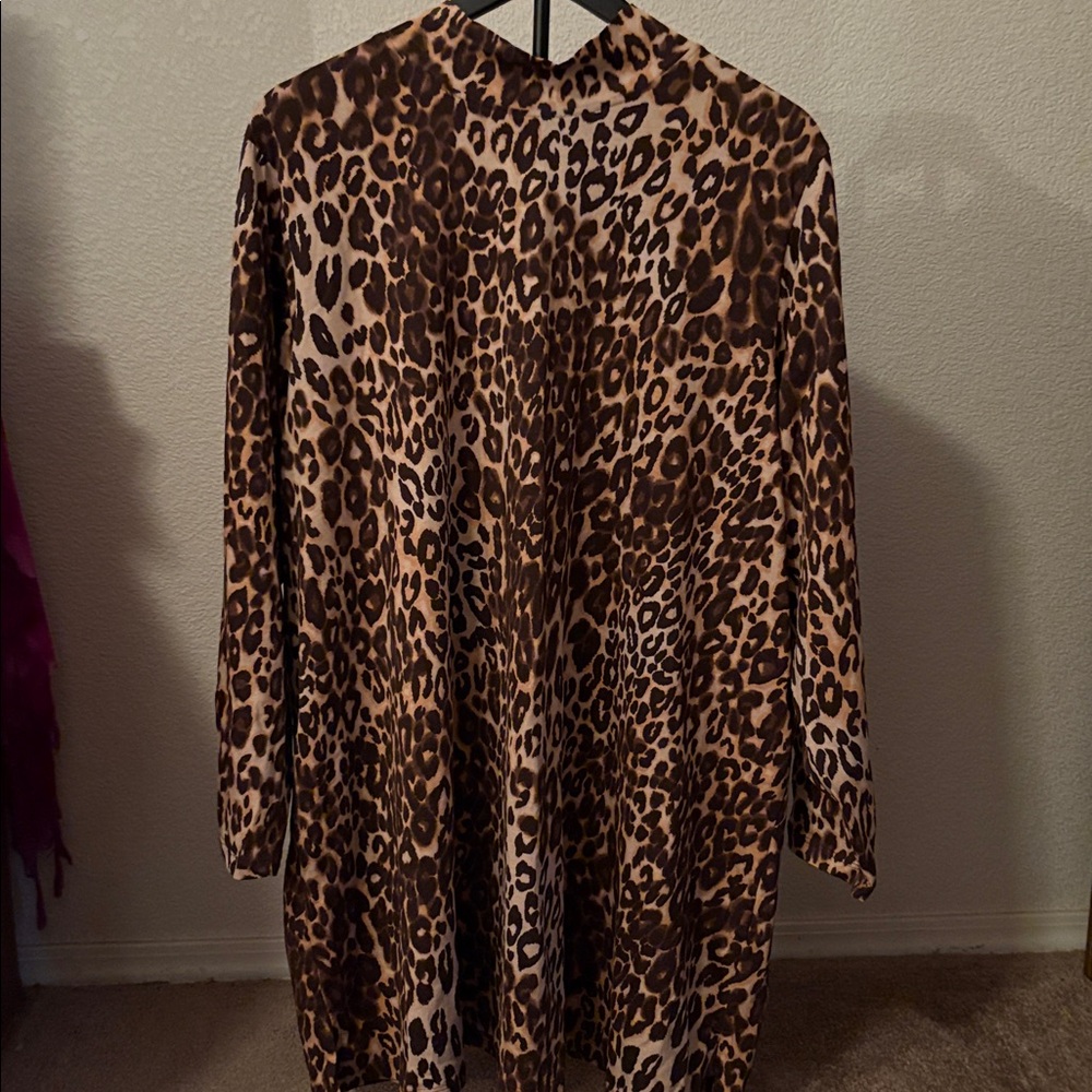 Roamans cheetah print top